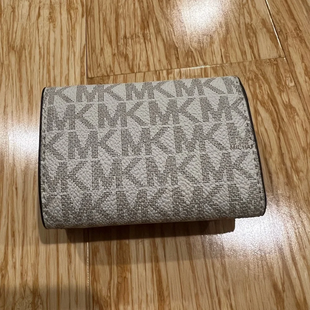 MICHAEL KORS COIN PURSE - Picture 4 of 7